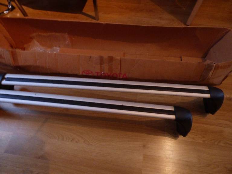 TOYOTA AVENSIS VERSO ROOFBARS NEW UNUSED