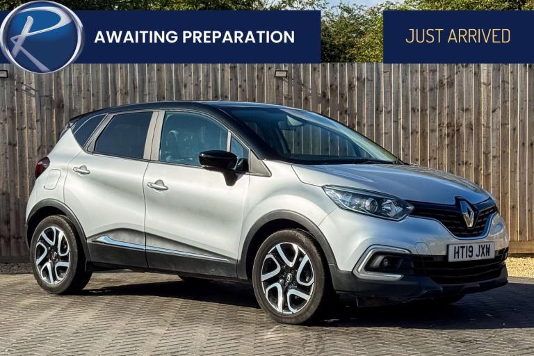 image for 2019 Renault Captur 1.3 Captur Iconic TCe Auto 5dr SUV Petrol Automatic
