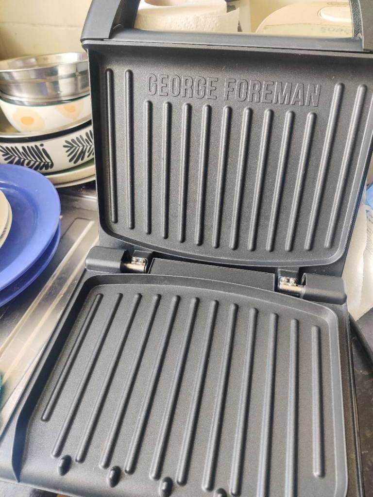 George Foreman Health Grill – Good Condition