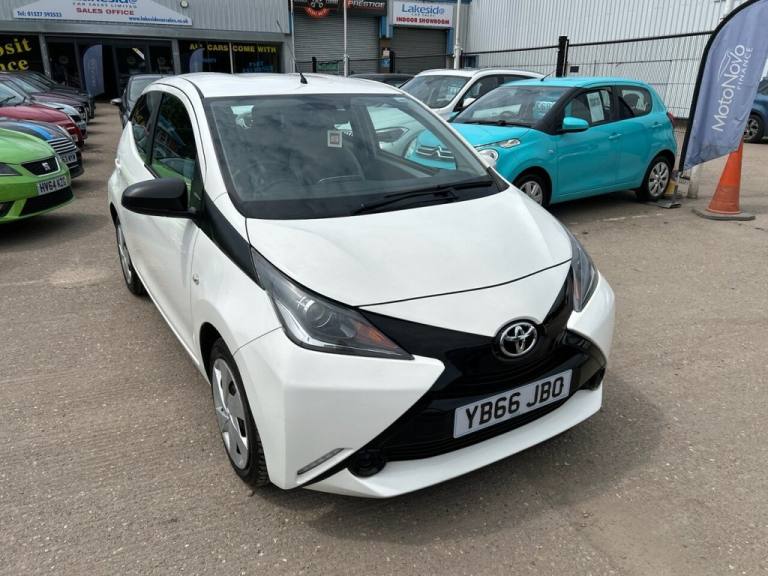 2016 Toyota AYGO 1.0 VVT-i x-play Hatchback 5dr Petrol Manual Euro 6 (68 ps) Hatchback Petrol Manual