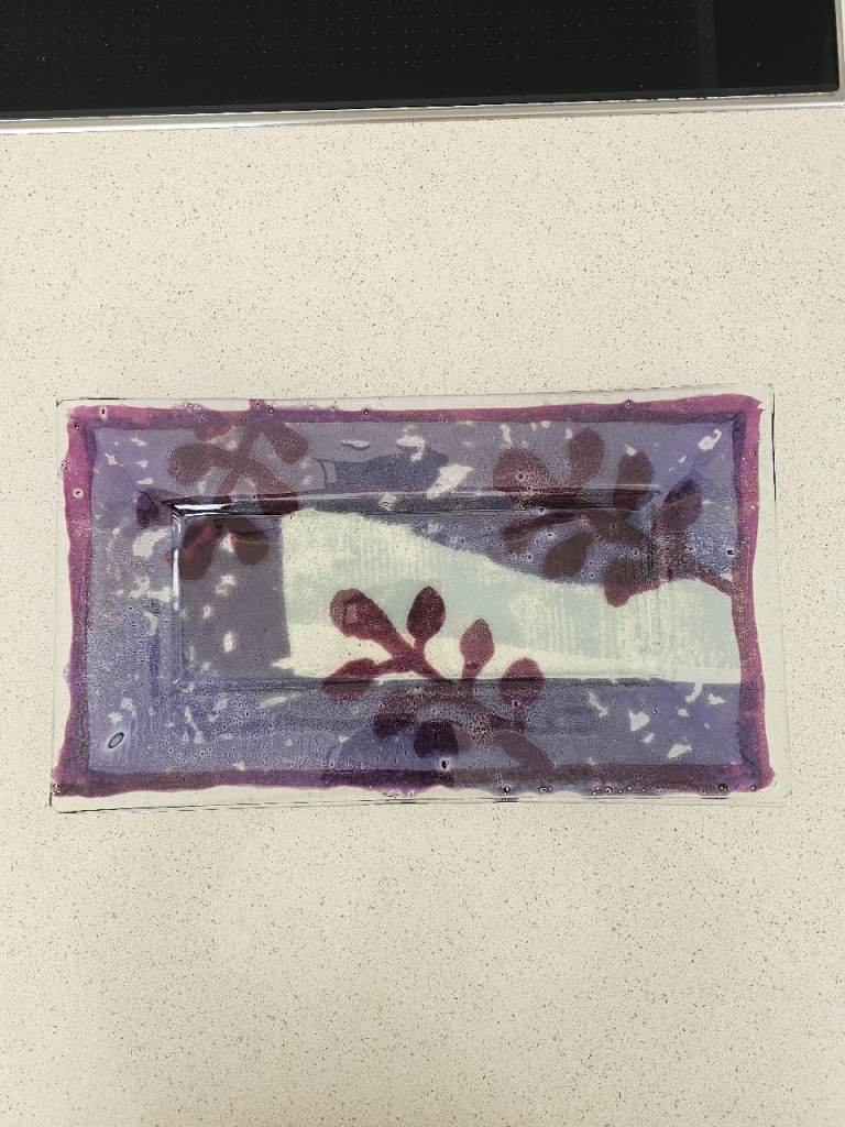 Oblong decorative glass plate 