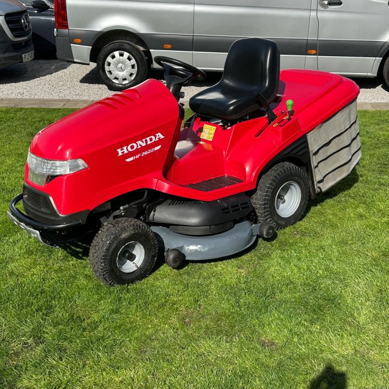 Honda hf2622 ride on mower CAN DELIVER 