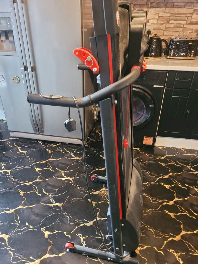 Folding treadmill