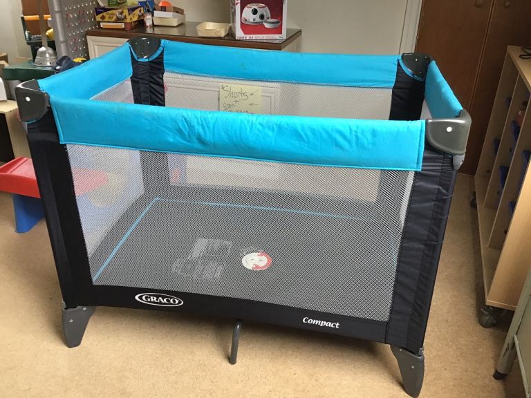 Graco travel cot with mattress and bedding