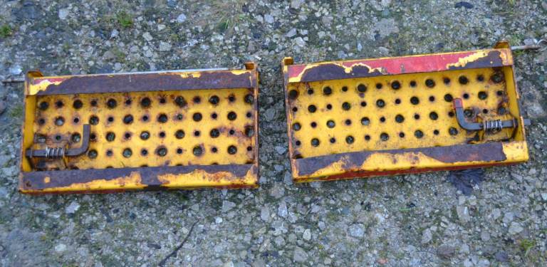 Land Rover Defender Rear Folding Step Assembly