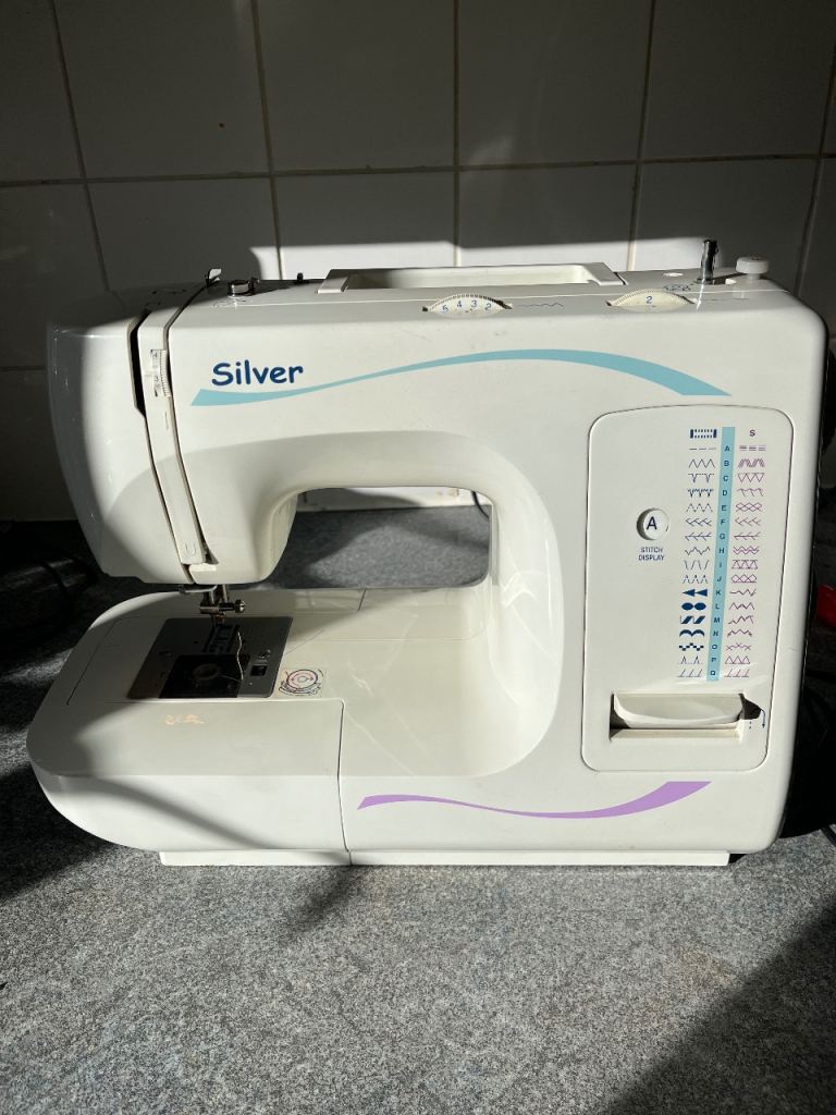 Silver Sewing Machine 2032