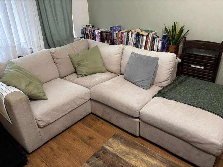 VIMLE 3-seater corner sofá with storage footstool. GOOD CONDITION