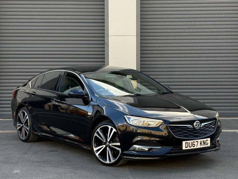 2017 Vauxhall Insignia 2.0 Turbo D SRi Vx-line Nav 5dr HATCHBACK DIESEL Manual