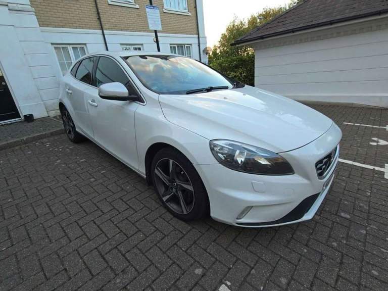 Volvo, V40, Hatchback, 2015, Manual, 1969 (cc), 5 doors