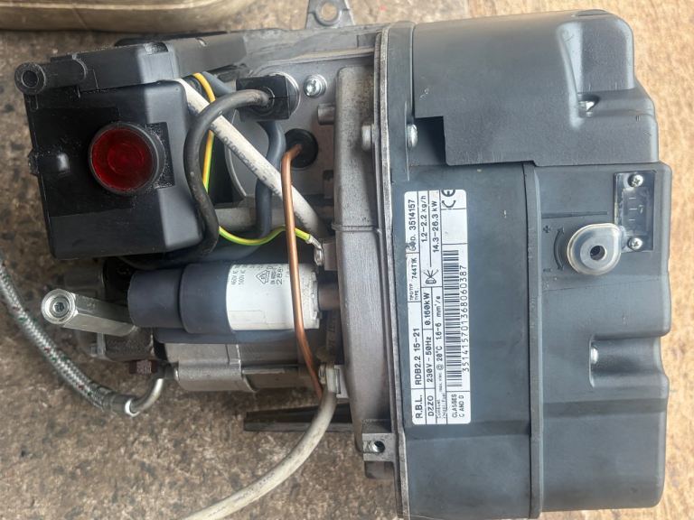 Riello RDB2.2 Oil fired burner 14.3-26.3Kw output. In very good condition.