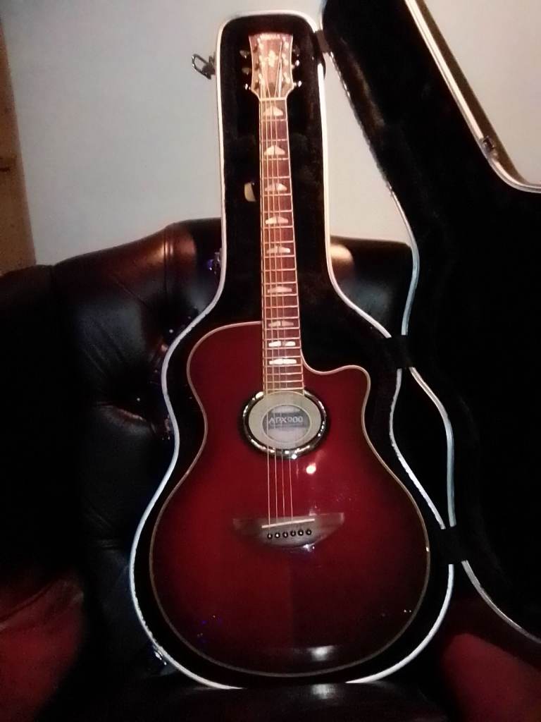 YAMAHA APX900 E/ACOUSTIC CUSTOM RED/GOLD NEW PRO SET UP & STRINGS FREE CASE
