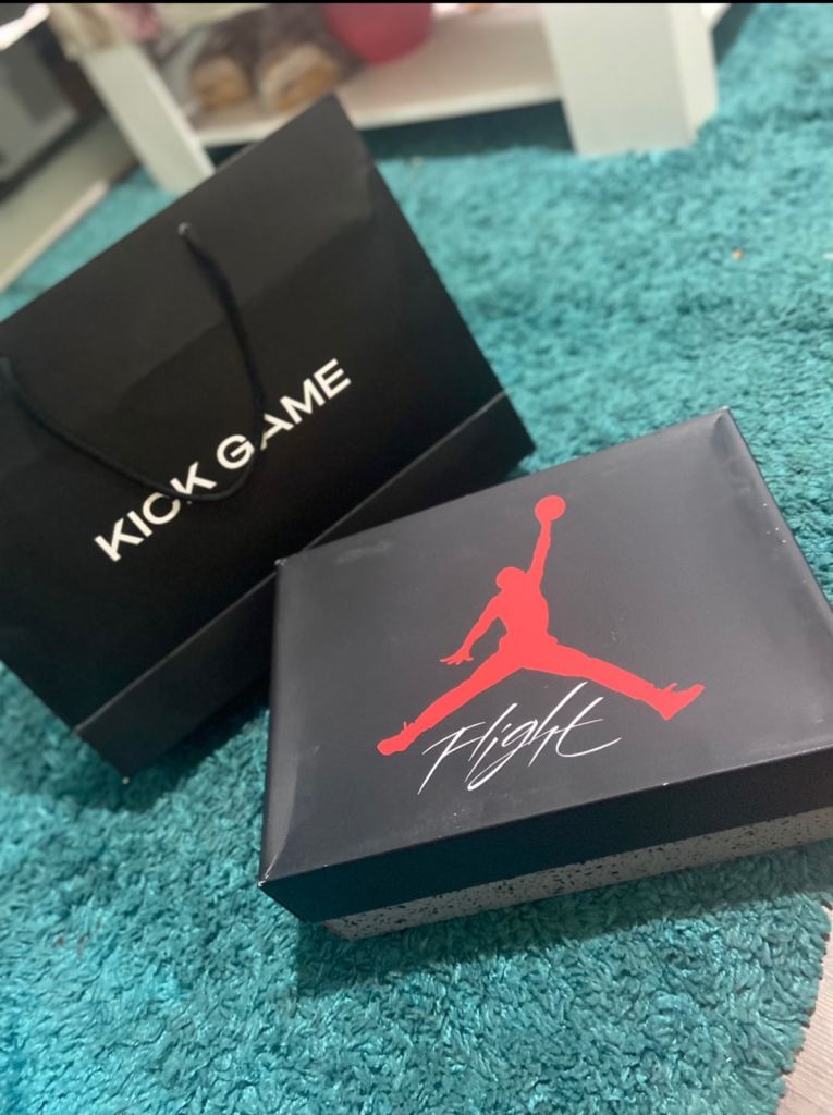 Jordan 4 Retro Red Thunders