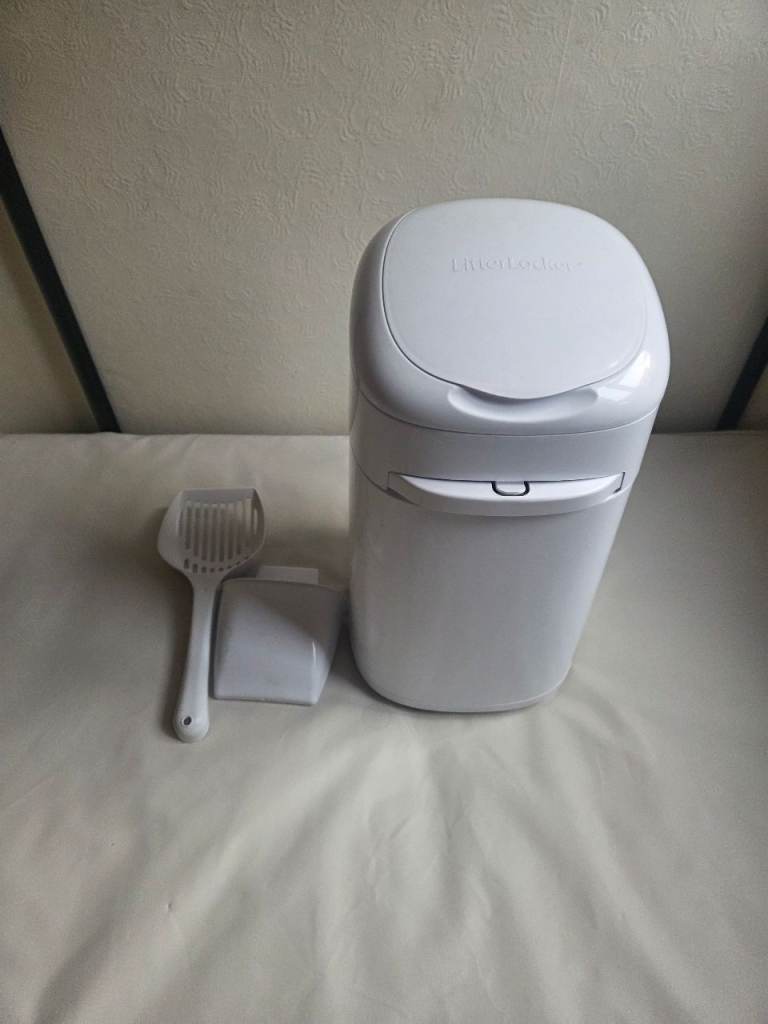 LitterLocker II Cat Litter Disposal System with Scoop