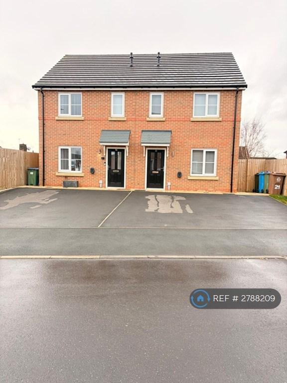 2 bedroom house in Rothay Drive, Manchester, M24 (2 bed) (#2788209)