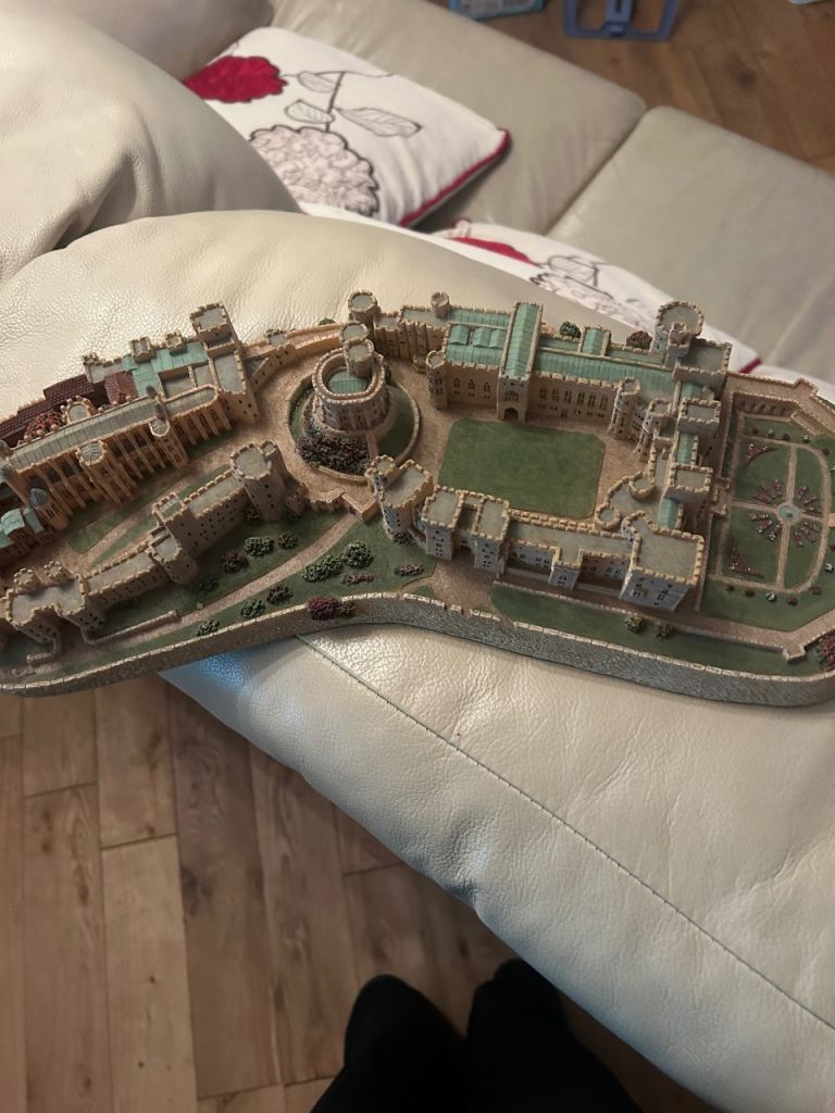 Windsor Castle Model - Decorative Figurine