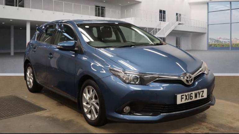 Toyota auris automatic 2016 1.2 Petrol Business edition Euro 6 