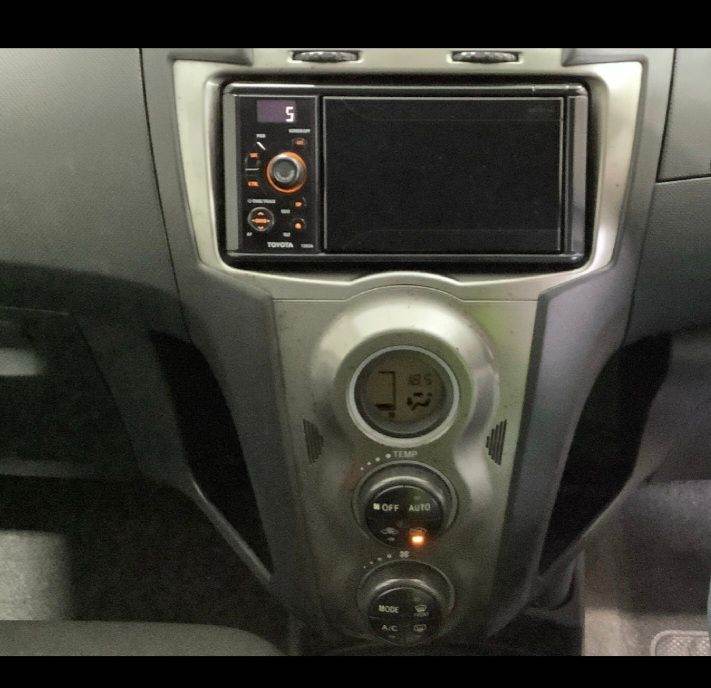 Toyota, YARIS, Hatchback, 2011, Semi-Auto, 1329 (cc), 5 doors