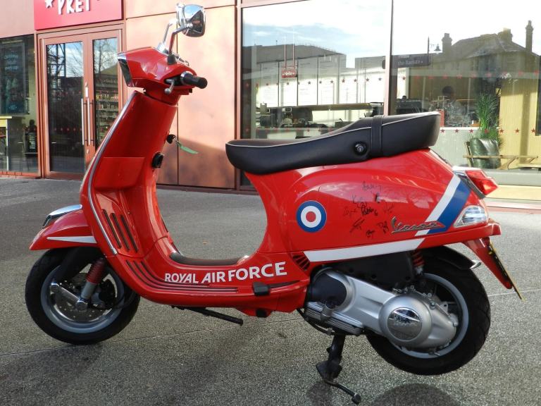 Piaggio Vespa S 125 Red Arrows Special Edition