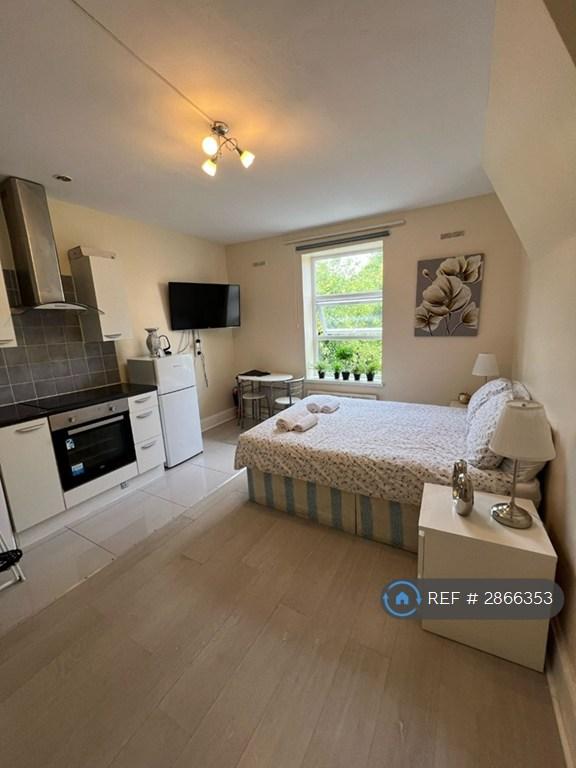 Studio flat in Buckley Road, London, NW6 (#2866353)
