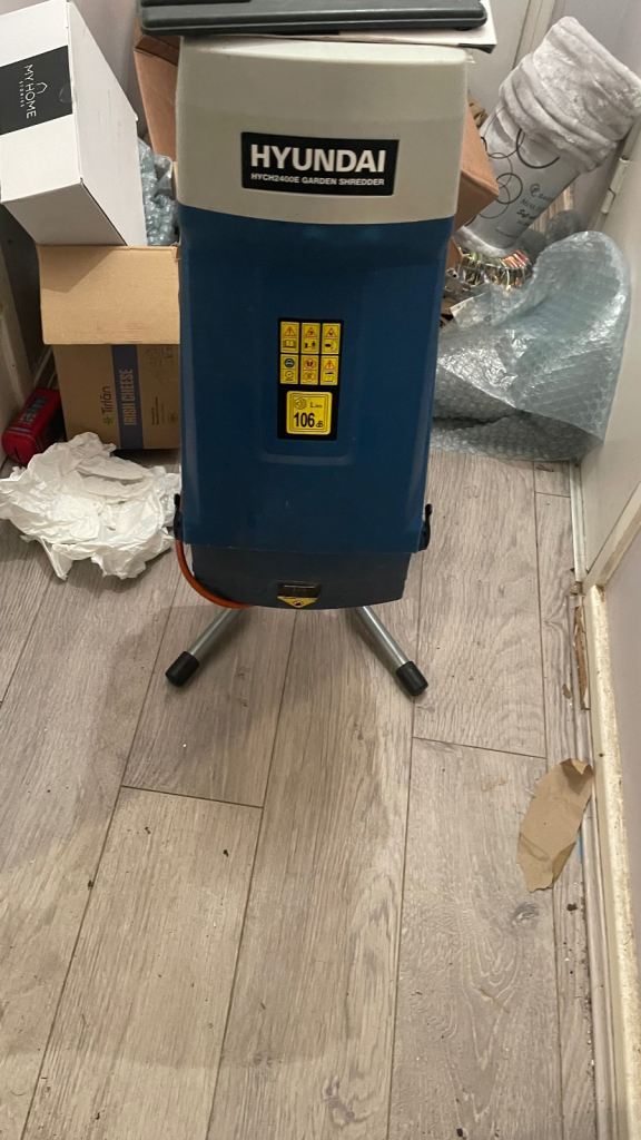Hyundai Electric Garden Shredder 2400w 230v 4200rpm Speed Portable Shredder