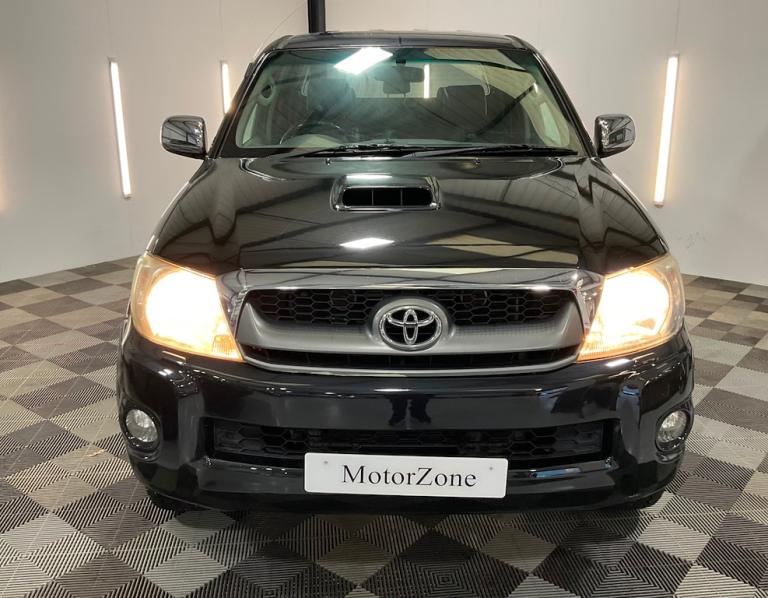 2011 Toyota Hilux 3.0 D-4D Invincible Pickup 4dr Diesel Auto 4WD (227 g/km, 171 bhp) Pick Up Dies...