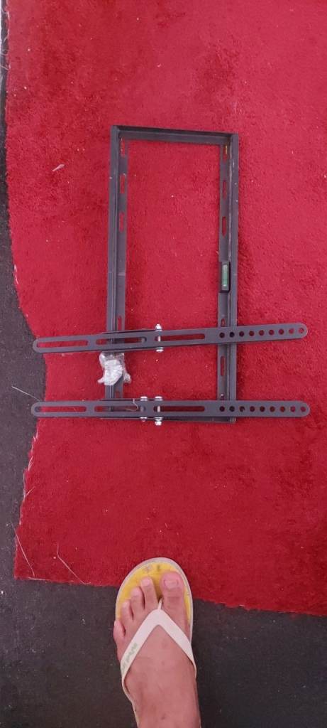 TV Wall Mount Bracket – Black, Good Condition