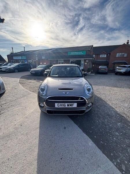 MINI Mini COOPER SD-MANUAL-SAT NAVIGATION-VERY SOUGHT AFTER VEHICLE IN METALLIC