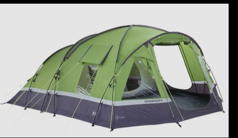 Hi Gear Voyager Elite 6 – Full Height. Big Family Tent with Living Area