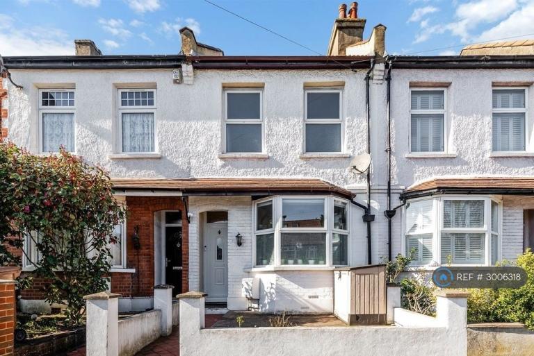 2 bedroom house in Benhill Road, Sutton, SM1 (2 bed) (#3006318)