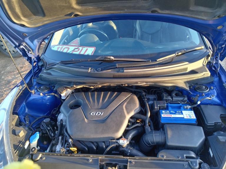 2012 Hyundai Veloster 1.6 GDi Sport TOP CONDITION NO DENTS NO SCRATCHES CAN SECURE 24/7 ON NET  C...