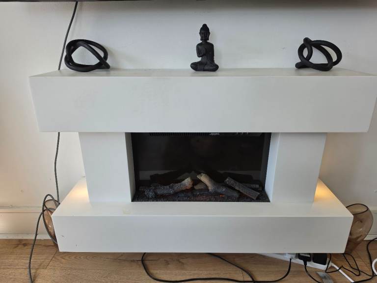 Focal Point Rivenhall Gloss White Wall-mounted Electric Fire