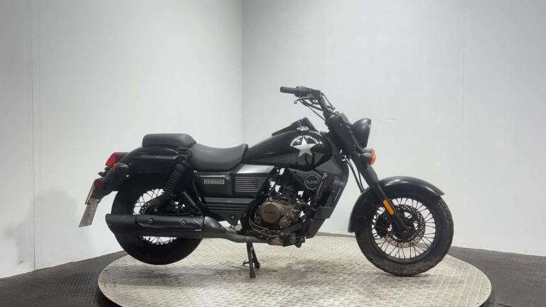 Um Renegade 2017 RUNNING PROJECT BIKE LARGE 125CC CRUISER LEARNER