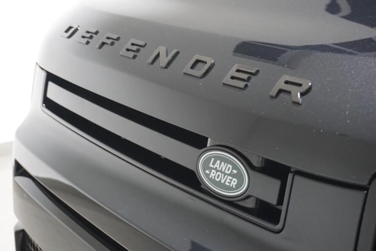 2023 Land Rover Defender 110 3.0 D250 MHEV HSE Hard Top SUV Auto 4WD MWB Euro 6 (s/s) 5dr PANEL V...