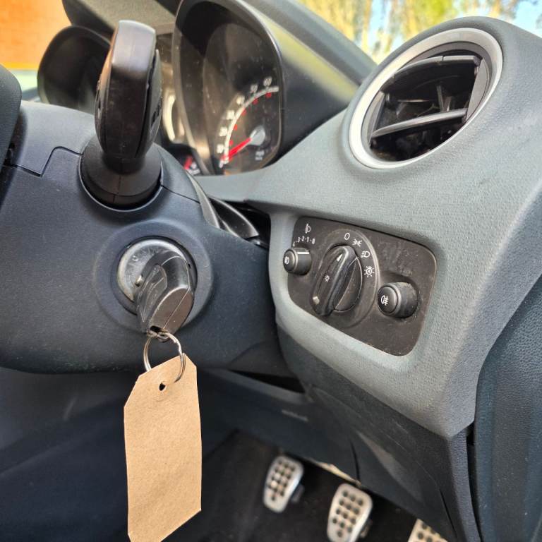 FORD FIESTA MK7 ZETEC S EDITION 1.6 DIESEL 95 BHP YEAR 2011 12 MONTHS MOT&£20 ROAD TAX PEAR YEAR!!!