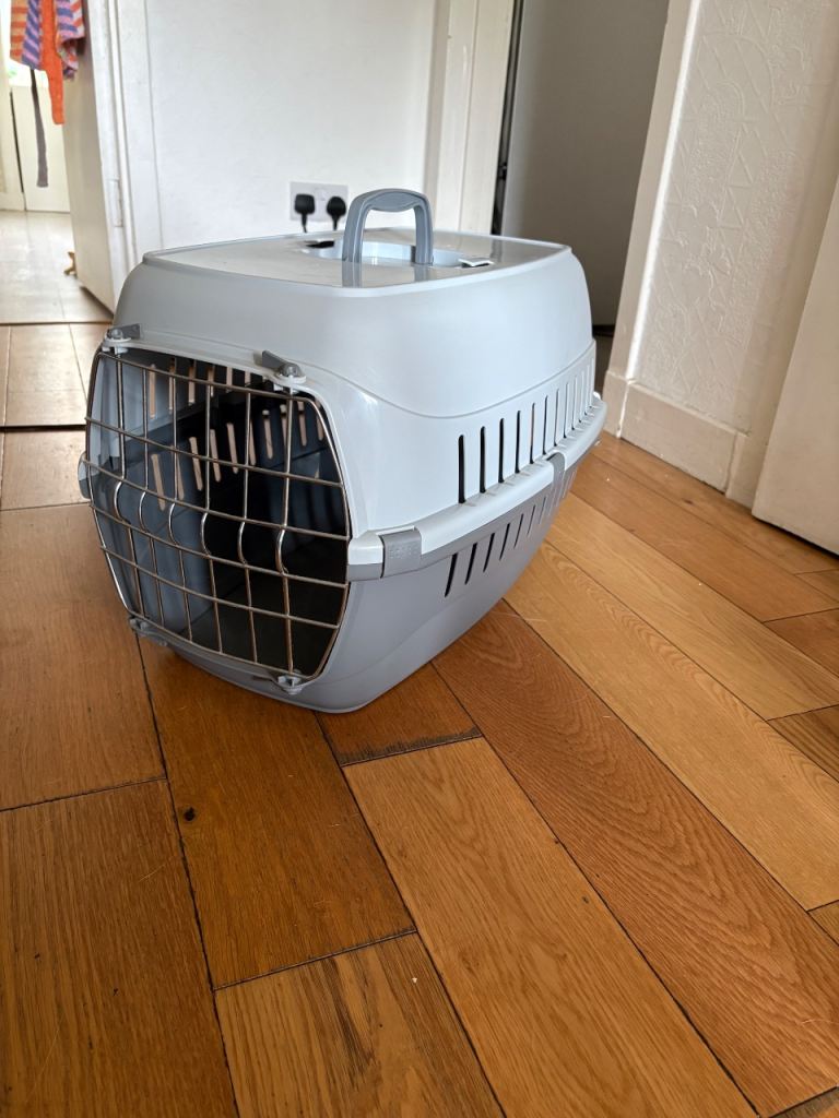 Pet carrier - pickup only