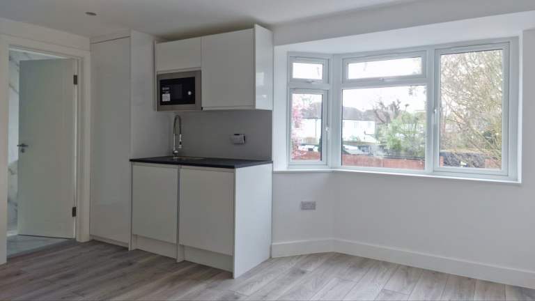 Self-Contained Studio Flat in Ealing - DSS Welcome