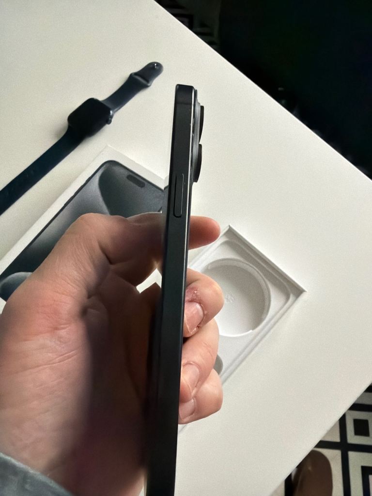 iPhone 15 pro max 256gb unlocked