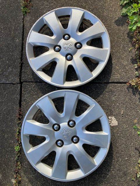 Peugeot 207 307 Hobart 15” wheel trim – 2No Overall diameter 415mm Part Nos PSA 9651017380