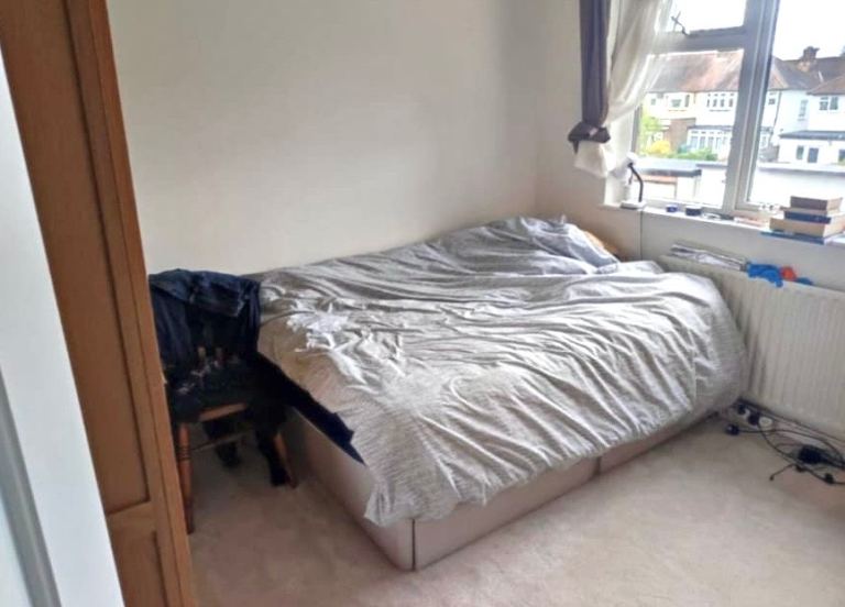 Fantastic double room including bills for single occupancy Postcode SM4 5PS