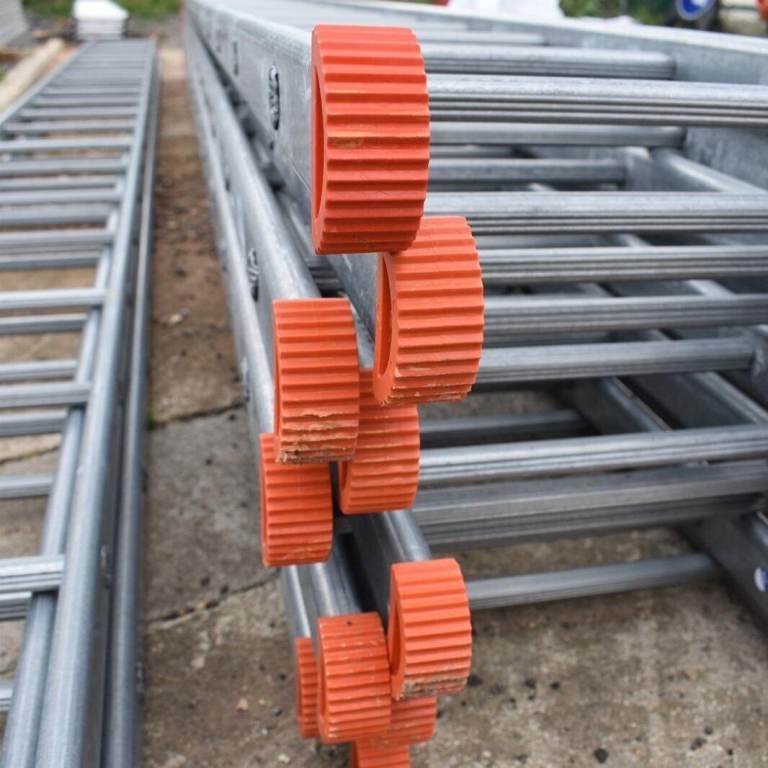 SCAFFOLD STEEL LADDERS 