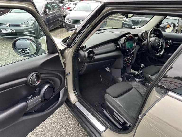2018 MINI Hatch 1.5 Cooper Hatchback 5dr Petrol Manual Euro 6 (s/s) (136 ps) Hatchback Petrol Manual