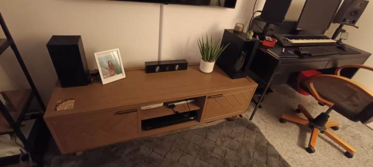 Tv stand 