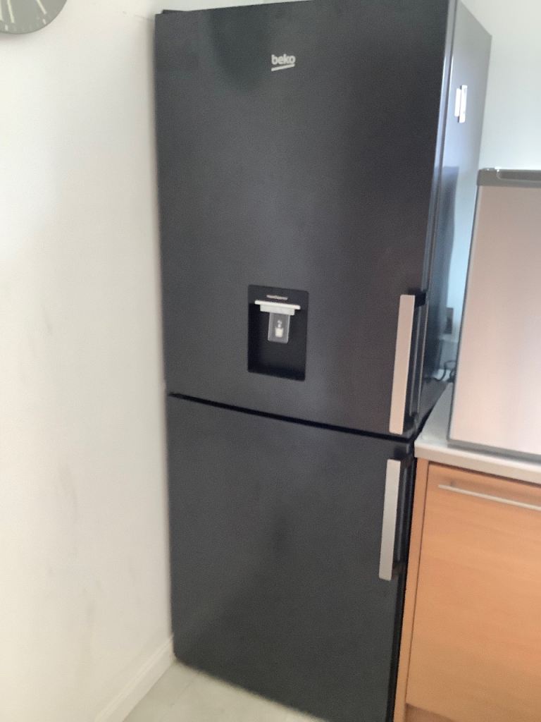 Fridge freezer 