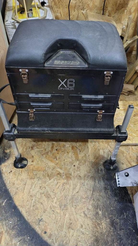 Preston seat box