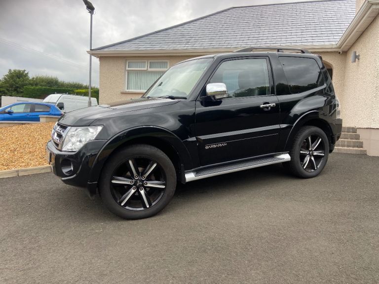 2015 Mitsubishi, SHOGUN, SWB 3.2 DID Barbarian  manual car type 1 owner never on a farm, immaculate 