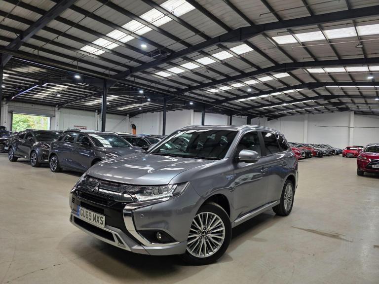 2019 Mitsubishi Outlander 2.4h TwinMotor 13.8kWh Dynamic Safety CVT 4WD Euro 6 (s/s) 5dr ESTATE P...