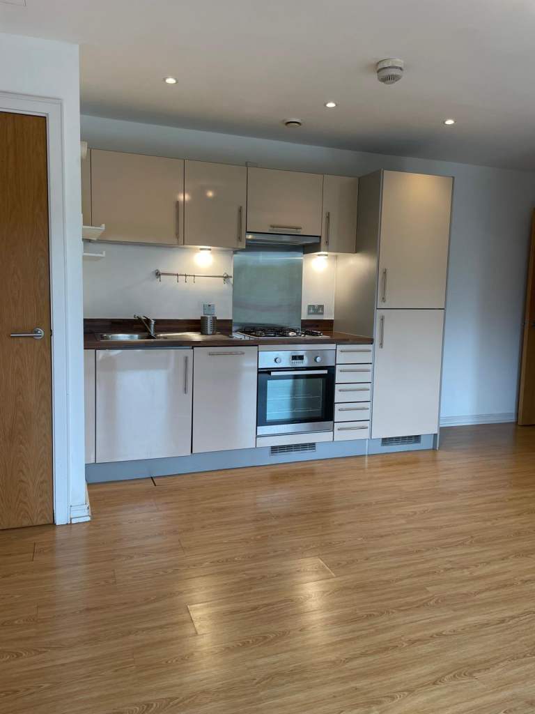 1-Bedroom Apartment with Balcony – The Horizon, Cabot Circus