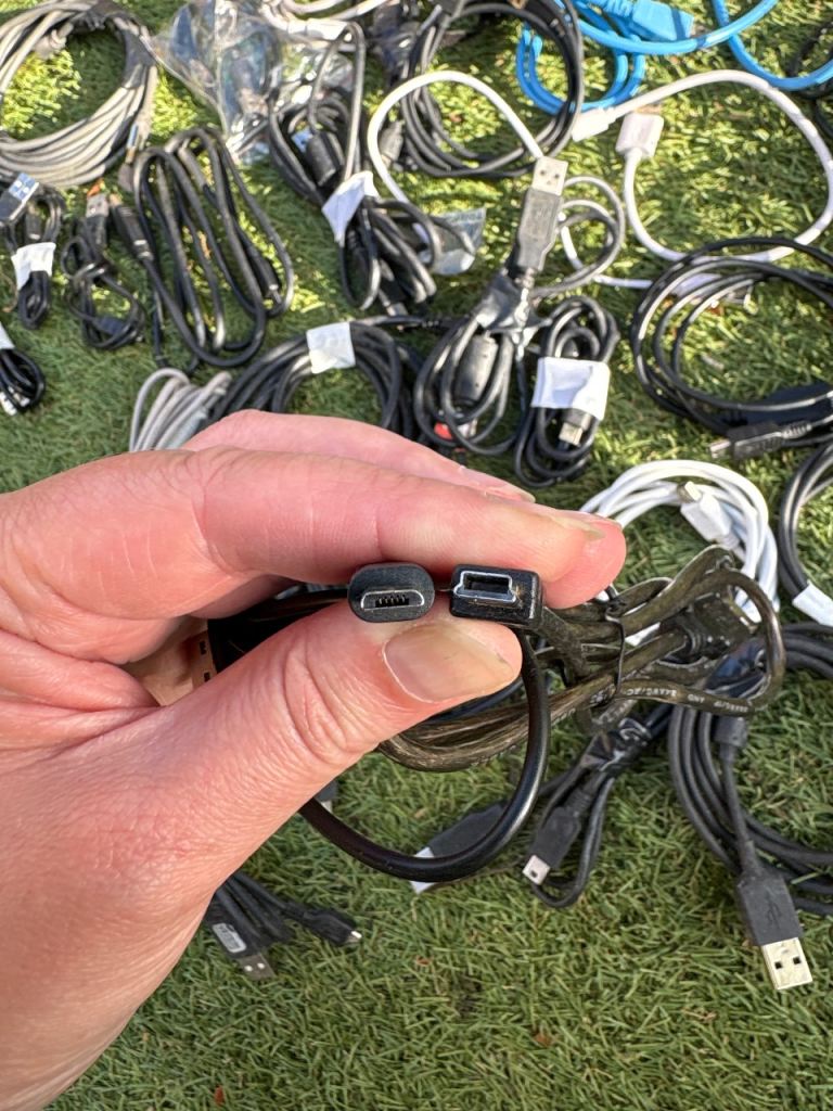 Micro USB and other cables £2 for 5 cables