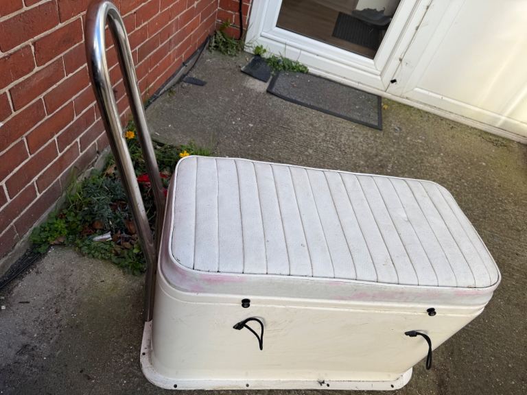 Rib boat seat 