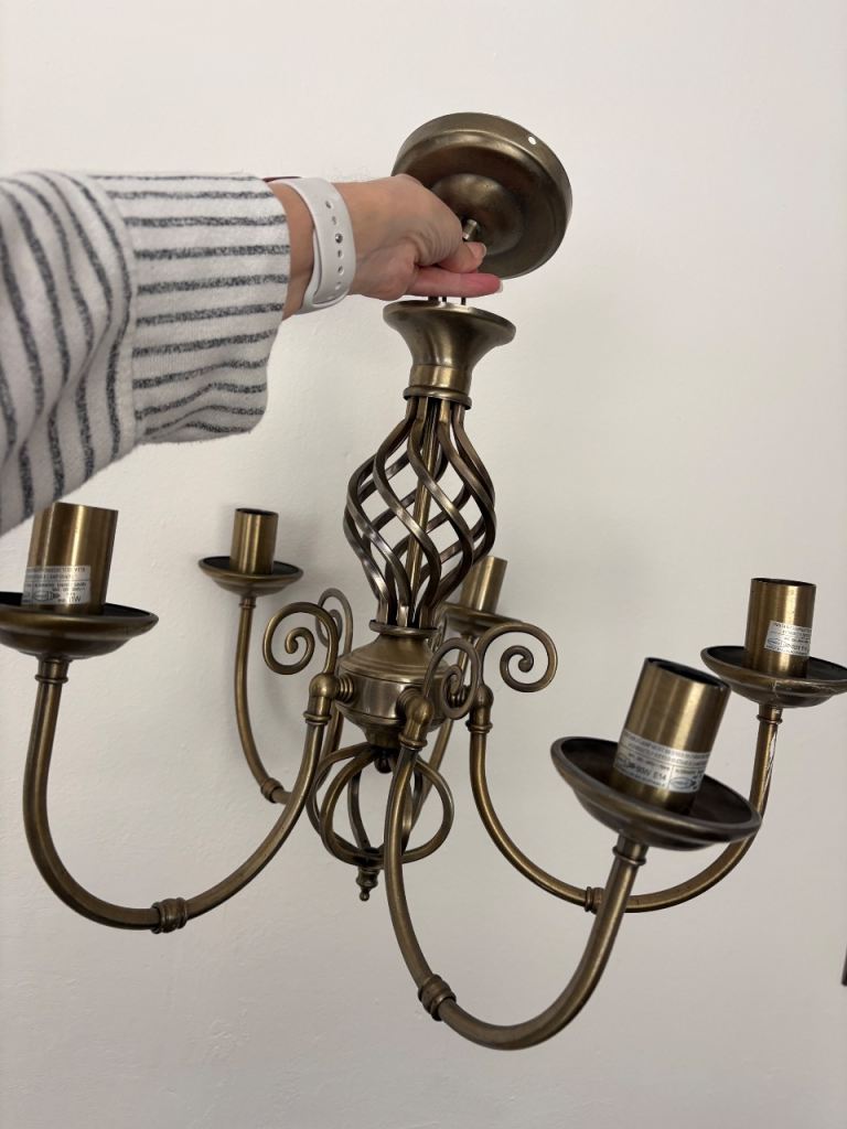 Light fitting 